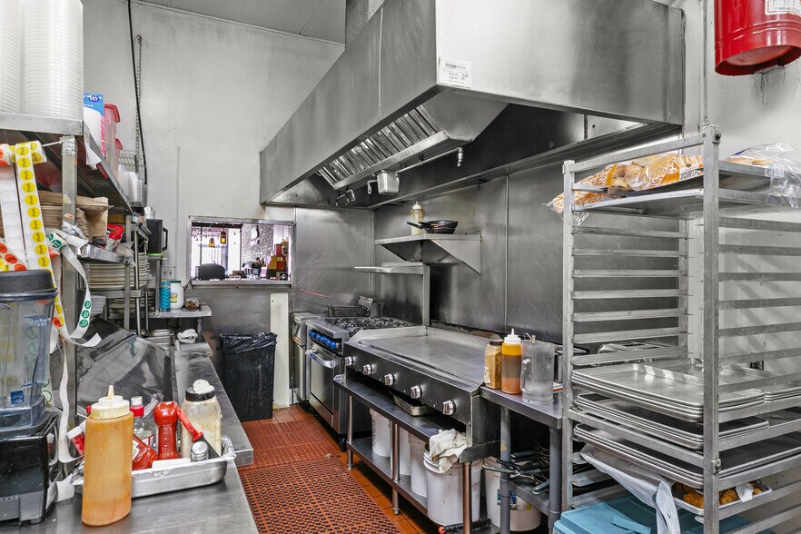 More Photos Of 5701 Figueroa St, Los Angeles Storefront For Sale