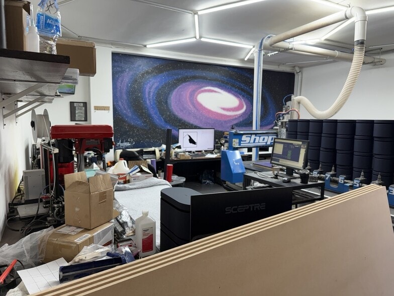 More Photos Of 1610 W Magnolia Blvd, Burbank Storefront For Sale