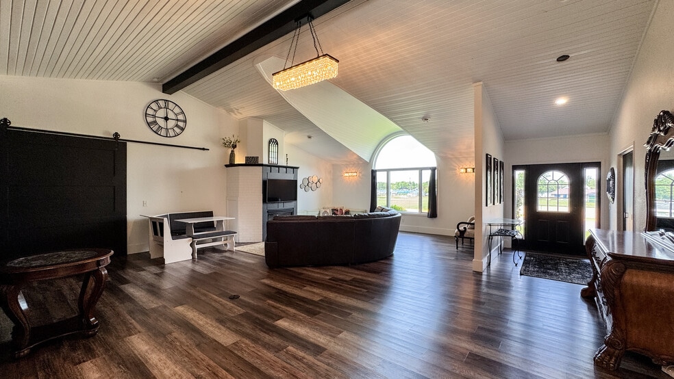 More Photos Of 203 Frank Ave NW, Elysian Specialty For Sale