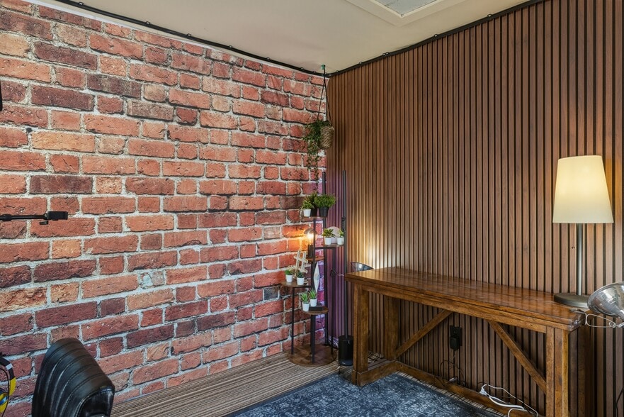 More Photos Of 152 W 500 S, Bountiful Office For Sale