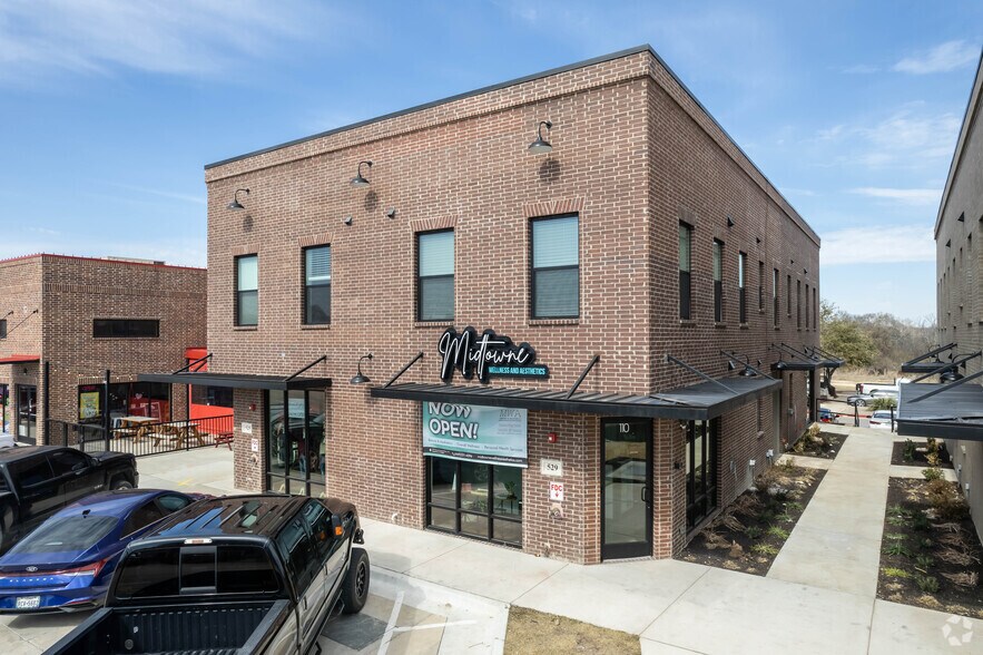 More Photos Of 529-533 George Hopper Rd, Midlothian Storefront Retail Residential For Lease