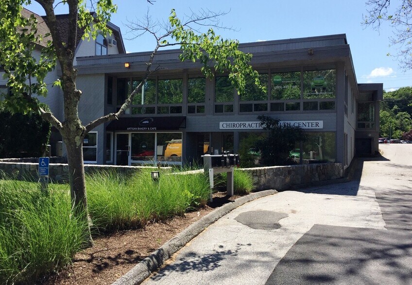 More Photos Of 126 Old Ridgefield Rd, Wilton Medical For Lease