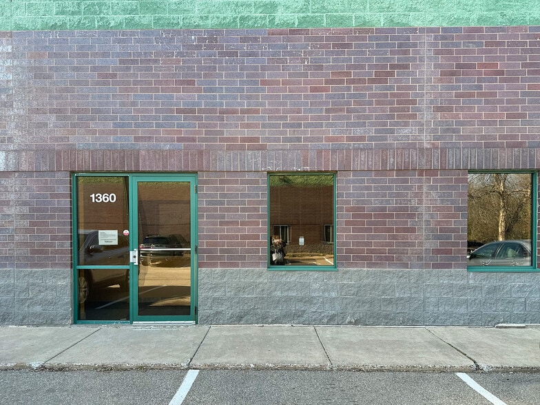 More Photos Of 1360 E County Road E E, Vadnais Heights Warehouse For Sale