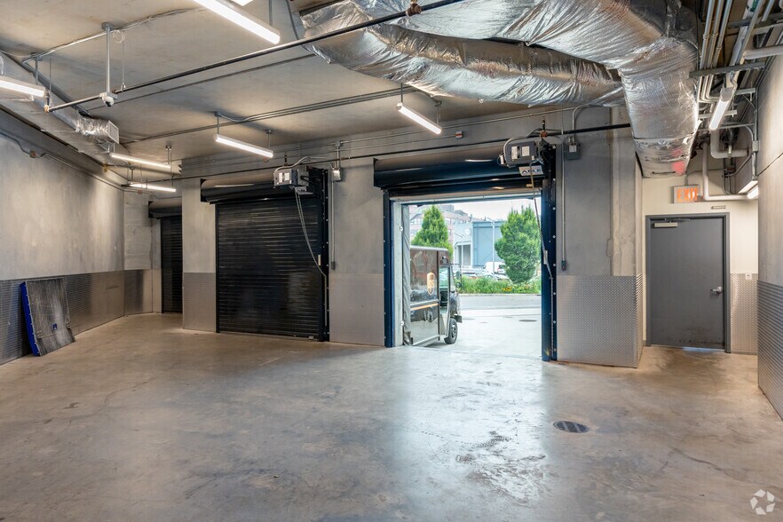 More Photos Of Brooklyn Navy Yard - Building 77, Brooklyn Loft Creative Space For Lease