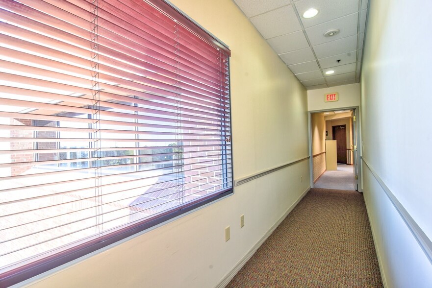 More Photos Of 1150 Cleveland St, Clearwater Office For Lease