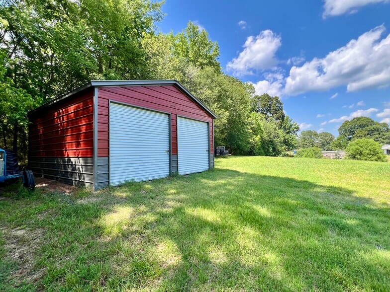 More Photos Of 510 Lillys Bridge Rd, Mount Gilead Flex For Sale