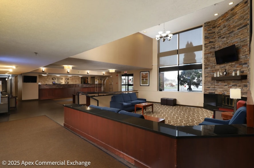 More Photos Of 525 N Canal Rd, Lansing Hotel For Sale