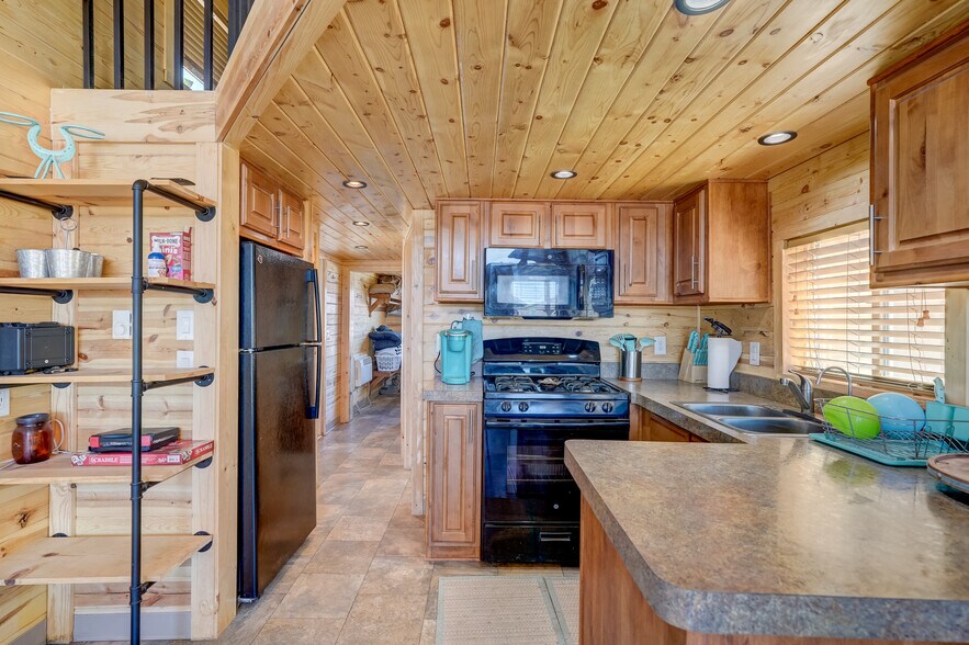 More Photos Of 7950 N Coyote Springs Rd, Prescott Valley Horse Stables For Sale