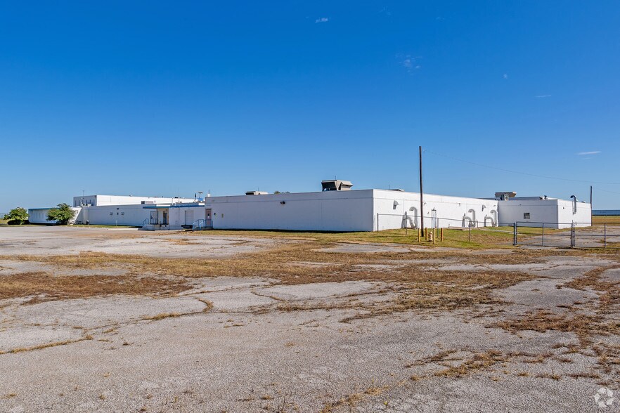 More Photos Of 6540 E Apache St, Tulsa Warehouse For Sale