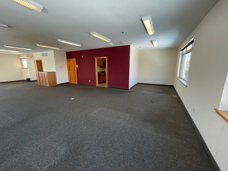 More Photos Of 13951-13959 W Preserve Blvd, Burnsville Loft Creative Space For Lease