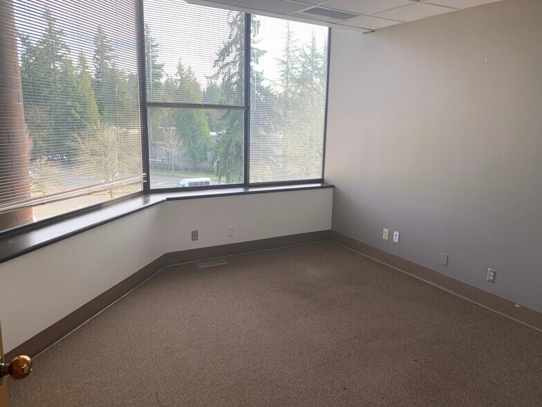 More Photos Of 15446 NE Bel Red Rd, Redmond Medical For Lease