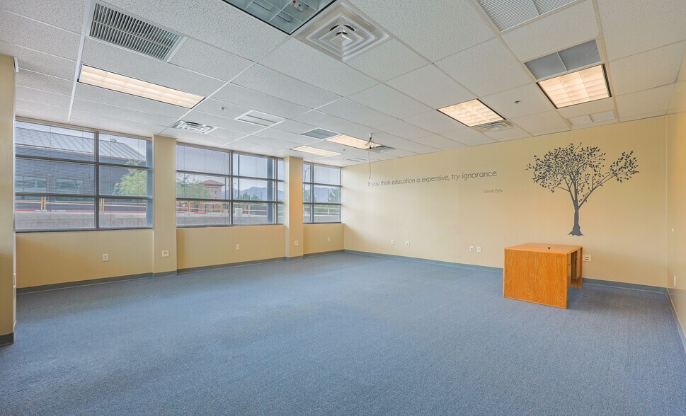 More Photos Of 500 N Garden Ave, Sierra Vista Office For Lease