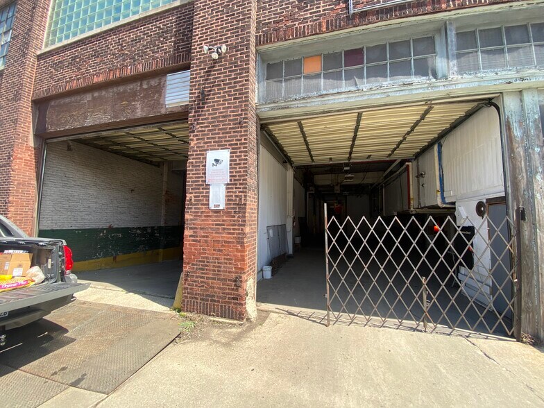 More Photos Of 4850 W Bloomingdale Ave, Chicago Warehouse For Sale