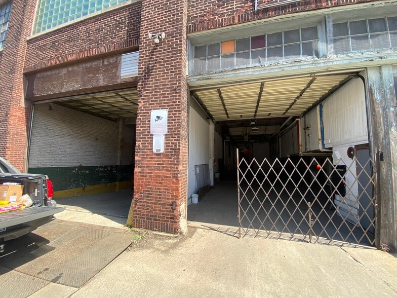 More Photos Of 4850 W Bloomingdale Ave, Chicago Warehouse For Sale