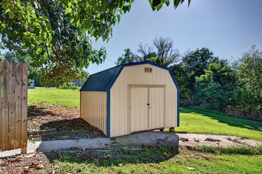More Photos Of 211 Tannery Rd, Luray Warehouse For Sale