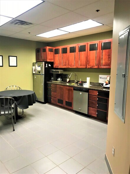 More Photos Of 7900 Excelsior Blvd, Hopkins Warehouse For Lease