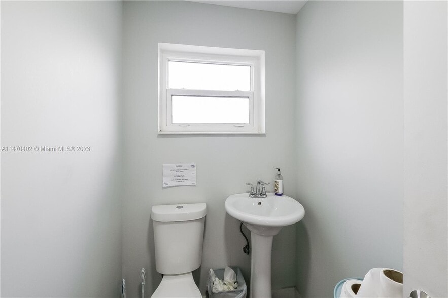 More Photos Of 1401 SW 27th Ave, Miami Office For Sale