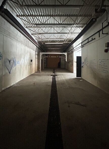 More Photos Of 136-160 Carnegie Ave, Newark Land For Lease