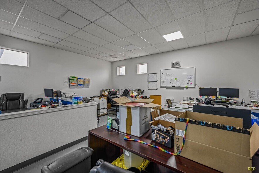 More Photos Of 53026 NW Thornton Dr, Scappoose Warehouse For Sale