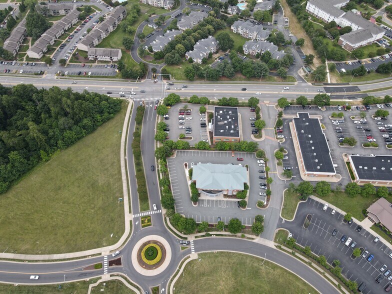 More Photos Of 2521-2537 Cowan Blvd, Fredericksburg Office For Sale