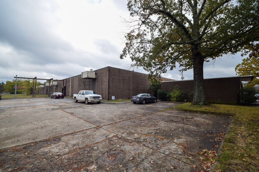 More Photos Of 6005 Scott Hamilton Dr, Little Rock Distribution For Sale