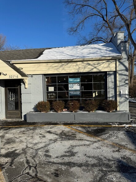 More Photos Of 32716-32744 Franklin Rd, Franklin Storefront For Sale