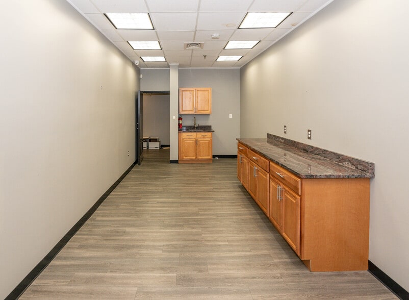 More Photos Of 2001 Windsor Ave, Baltimore Warehouse For Lease