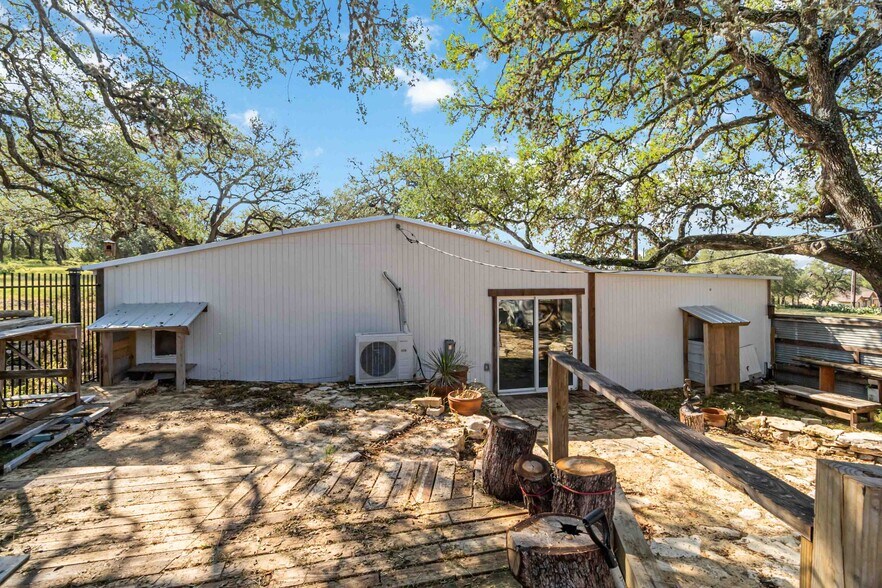 More Photos Of 30951 Blanco Rd, Bulverde Flex For Sale