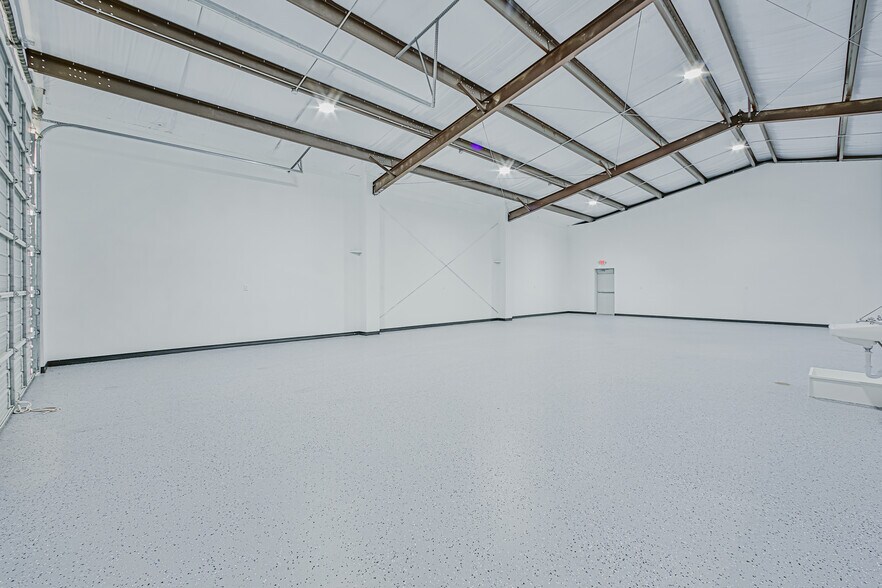 More Photos Of 4108 Dawn St, Houston Industrial For Lease