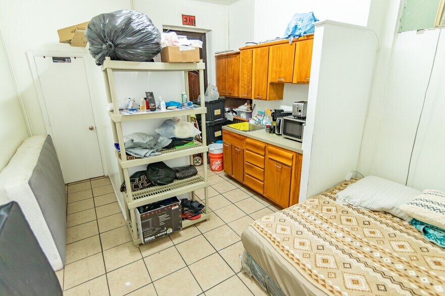 More Photos Of 11 S Broadway, Baltimore Apartments For Sale