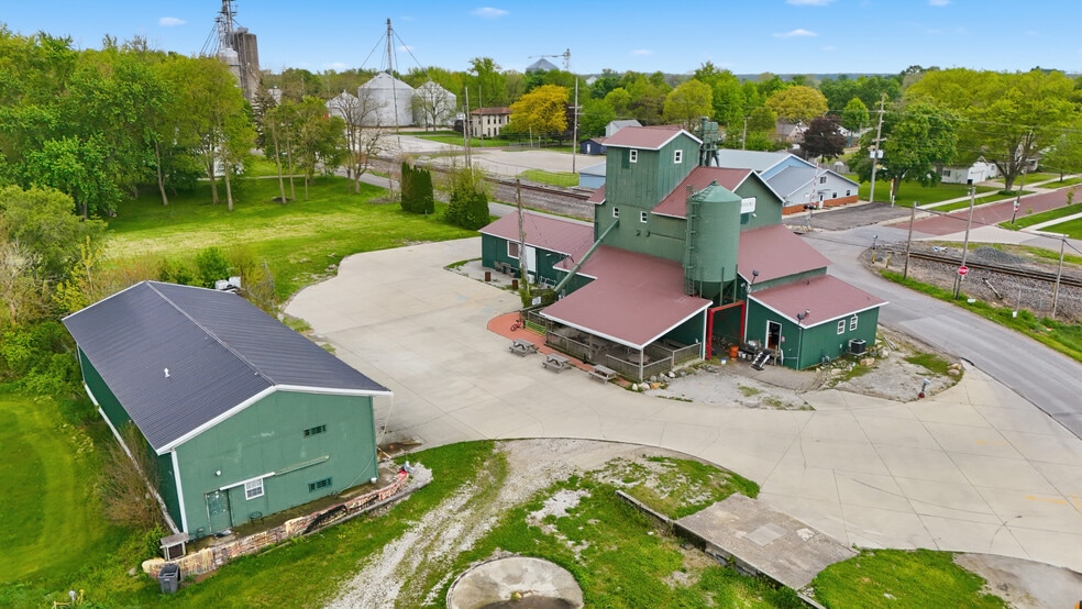 More Photos Of 100 S Old State Road 15, Leesburg Restaurant For Sale