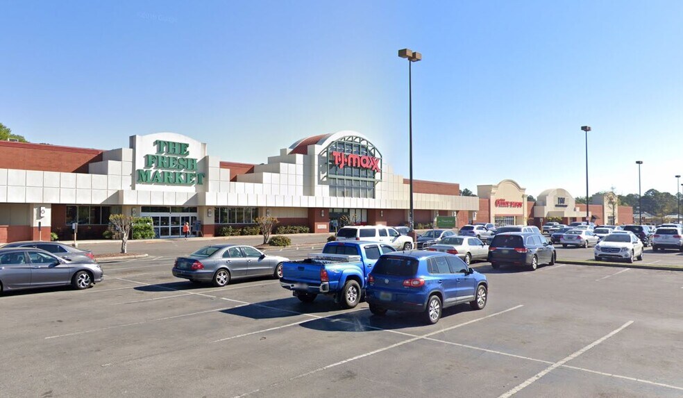 More Photos Of 3930-3940 Airport Blvd, Mobile Unknown For Lease