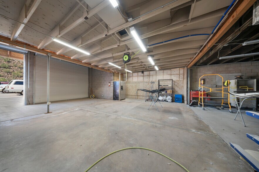 More Photos Of 8213-8215 E Main St, Mesa Auto Repair For Sale