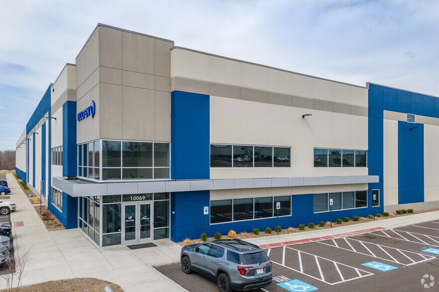 More Photos Of 10069 Wellman Rd, Streetsboro Distribution For Lease