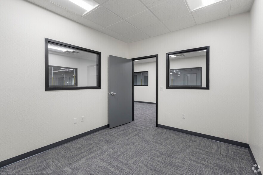 More Photos Of 4643 Aircenter Cir, Reno Manufacturing For Lease