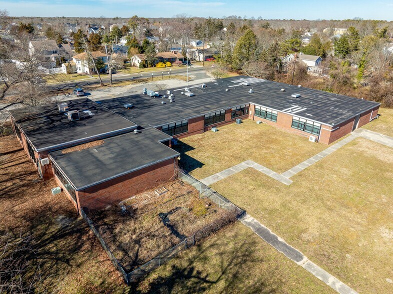 More Photos Of 2100 Oak Ave, Northfield Schools For Sale