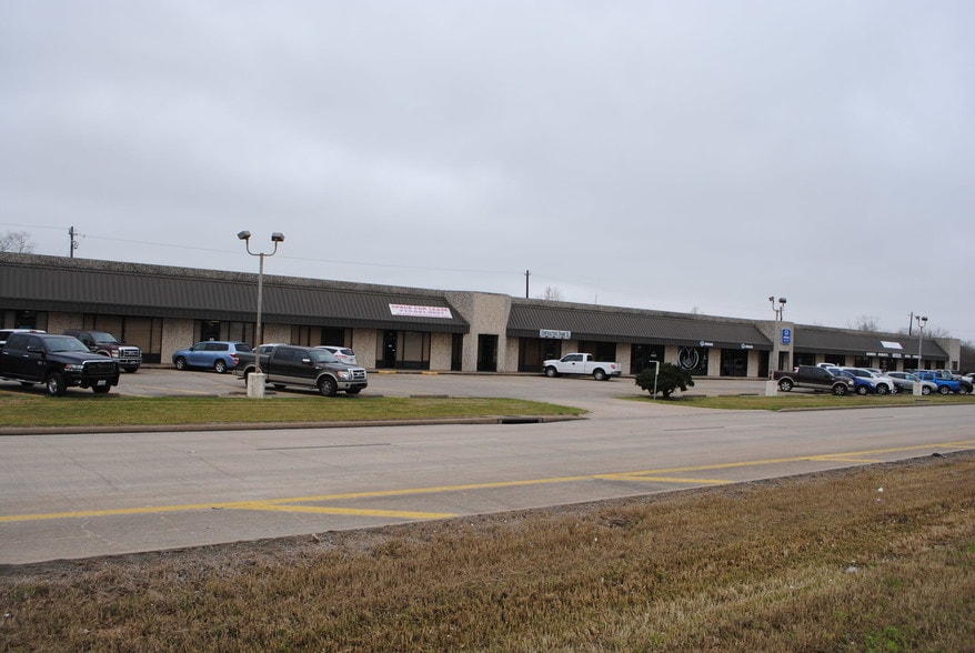 More Photos Of 400 N 11th St, La Porte Unknown For Lease