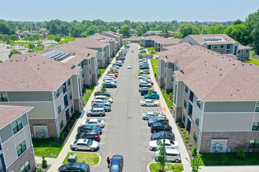 More Photos Of 7519 Outer Loop, Louisville Unknown For Lease