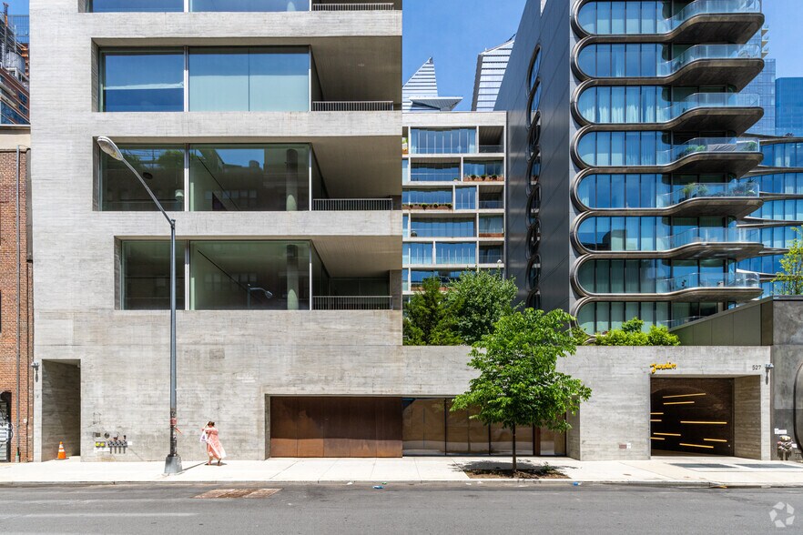 More Photos Of 527 W 27th St, New York Apartments For Lease