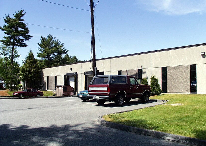 More Photos Of 11 North Ave, Burlington Flex For Lease