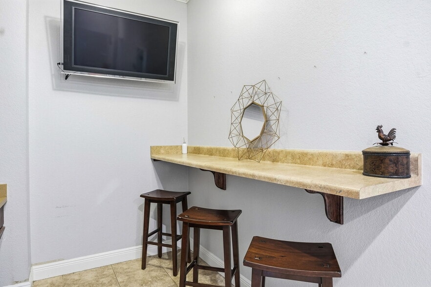 More Photos Of 15303 Huebner Rd, San Antonio Medical For Sale