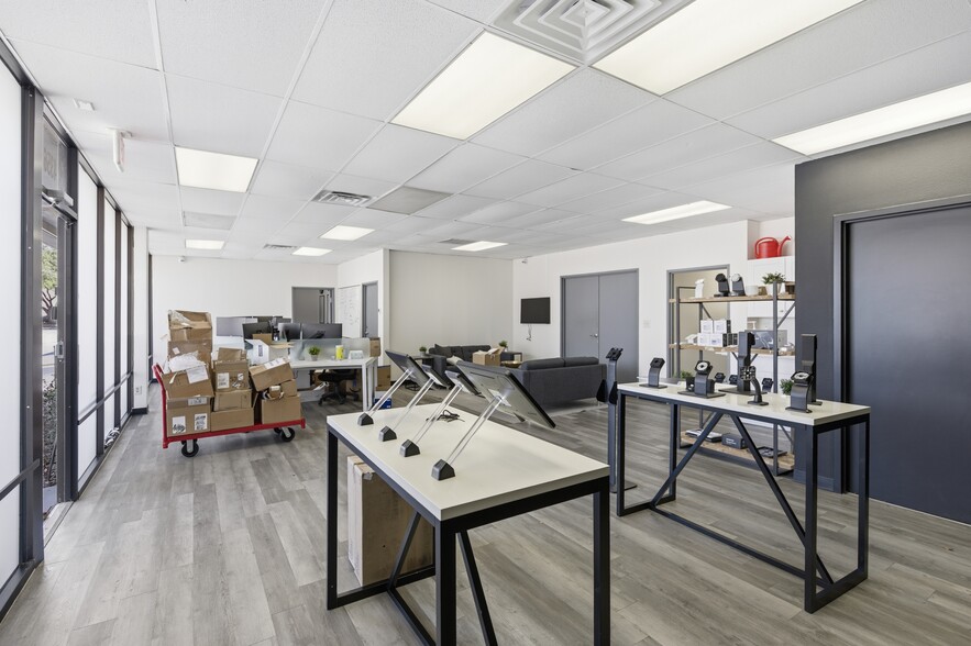 More Photos Of 4440-4460 Spring Valley Rd, Dallas Unknown For Lease