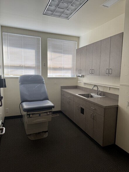 More Photos Of 80 Arch St, Redwood City Medical For Sale