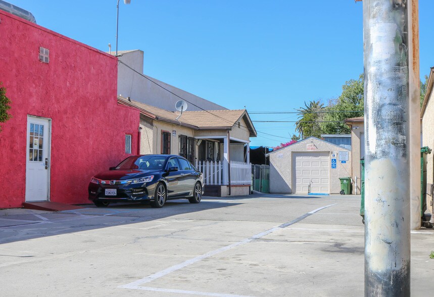 More Photos Of 1725-1733 Pacific Coast Hwy, Lomita Storefront For Lease