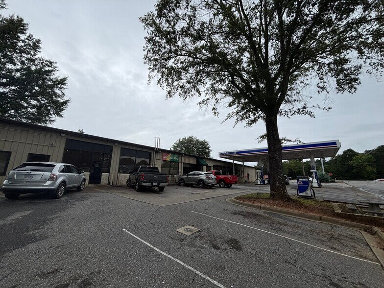 More Photos Of 120 E Main St, Boonville General Retail For Lease