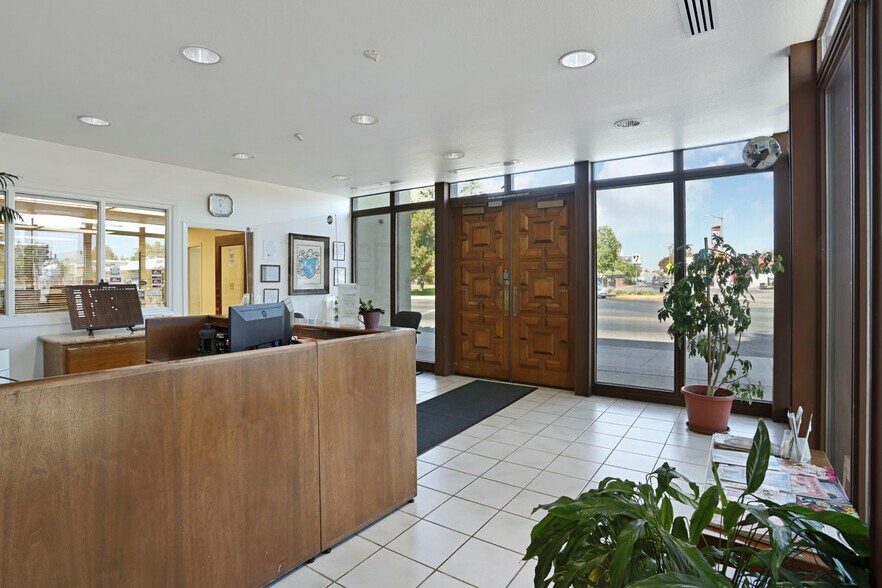 More Photos Of 200 W Harding Way, Stockton Office For Lease