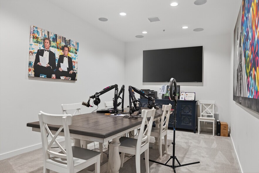 More Photos Of 27 W Prospect St, Ventura Storefront Retail Residential For Sale