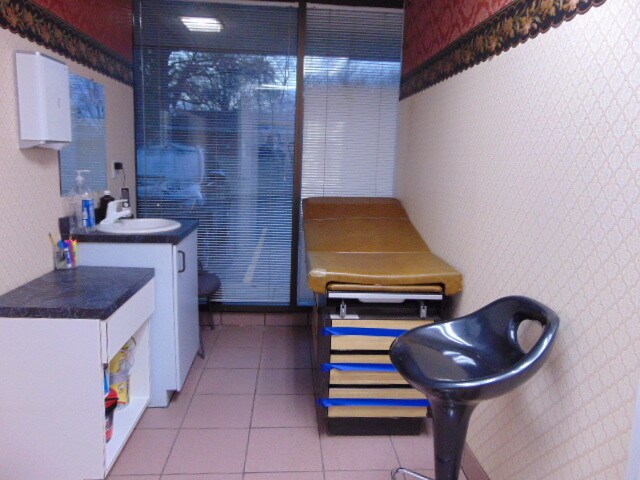 More Photos Of 30000 Orchard Lake Rd, Farmington Medical For Sale