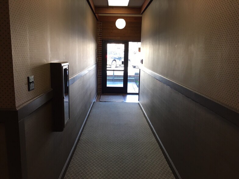 More Photos Of 433 2nd St, Woodland Office For Lease