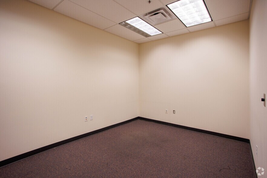 More Photos Of 1300 Desert Willow Rd, Los Lunas Manufacturing For Sale